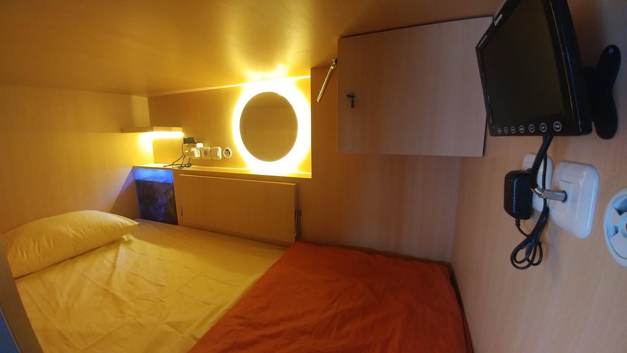 Inap At Capsule Hostel Бандунг Экстерьер фото
