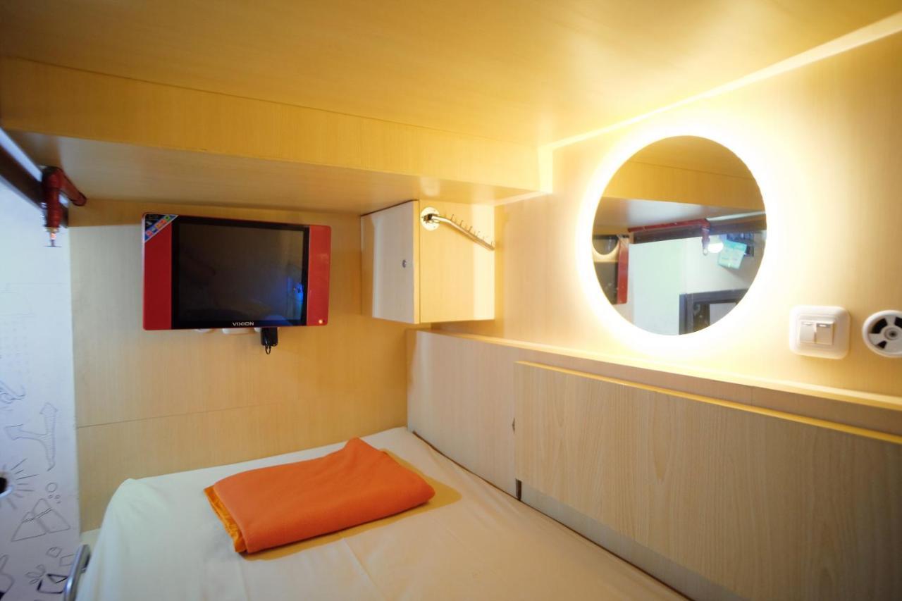 Inap At Capsule Hostel Бандунг Экстерьер фото