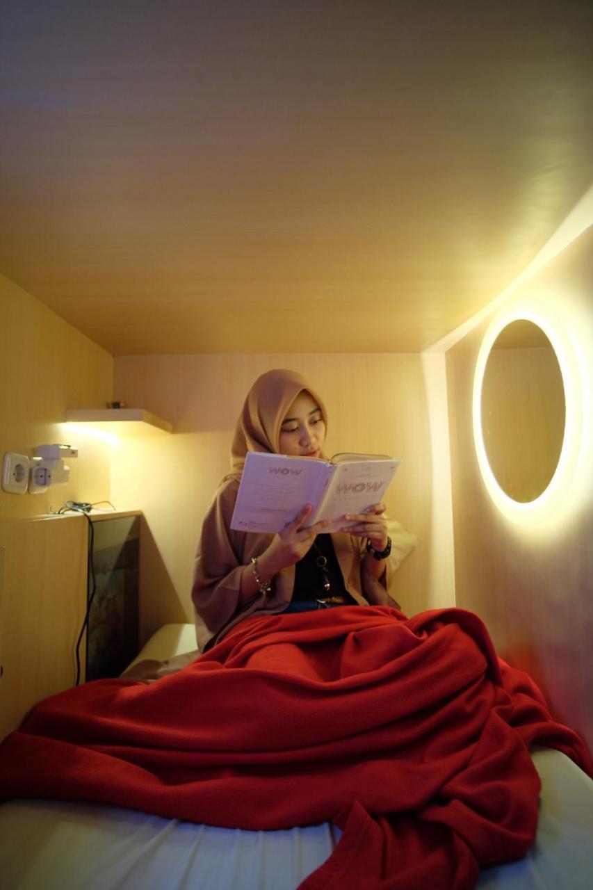 Inap At Capsule Hostel Бандунг Экстерьер фото