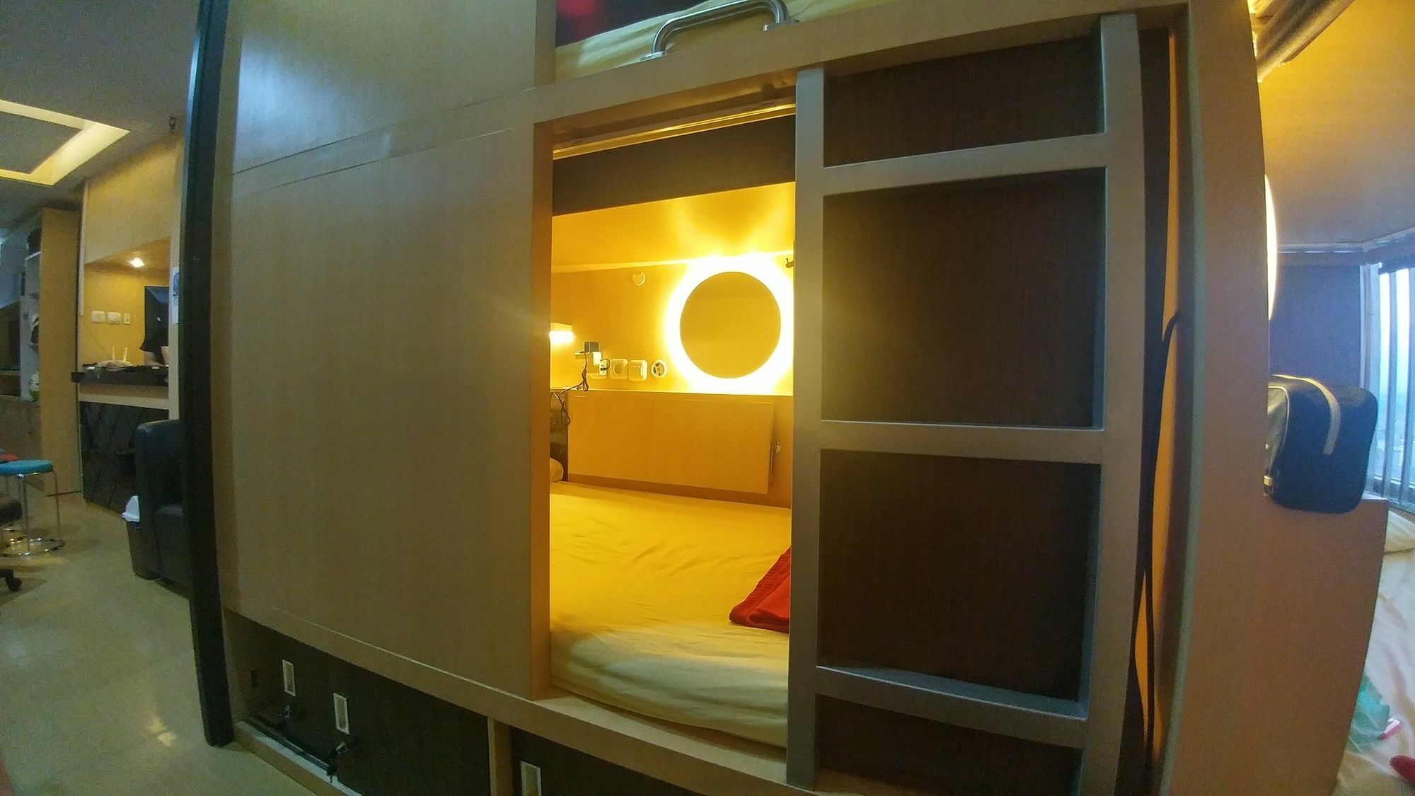 Inap At Capsule Hostel Бандунг Экстерьер фото