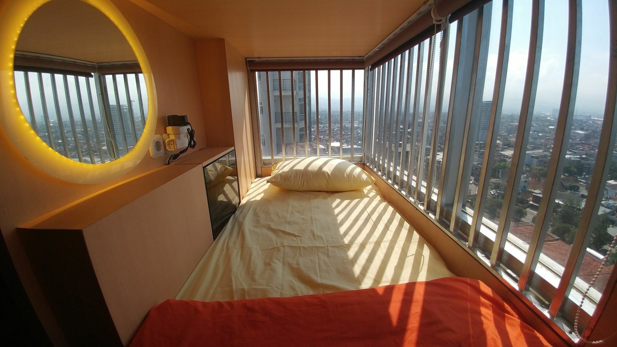 Inap At Capsule Hostel Бандунг Экстерьер фото